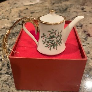 Lenox Holiday Teapot  Christmas Ornament
